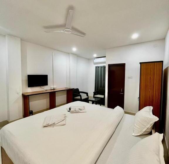 Hotel Collection O The Oviya Grand
