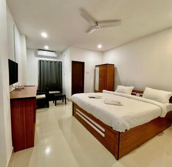 Hotel Collection O The Oviya Grand