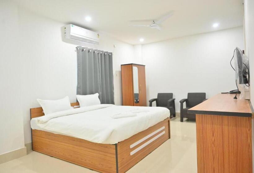 Hotel Collection O The Oviya Grand