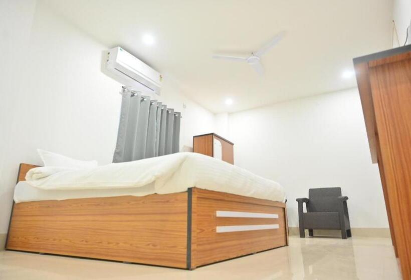 Hotel Collection O The Oviya Grand