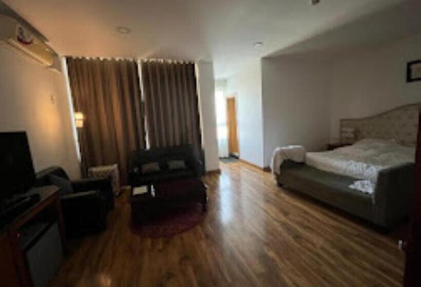 בית מלון כפרי Vivor Kohima