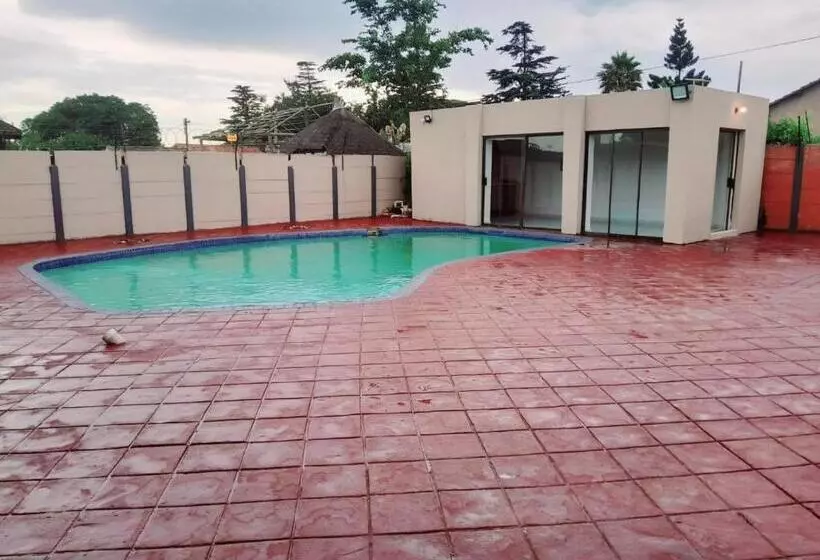 ペンション Finchley Guest House
