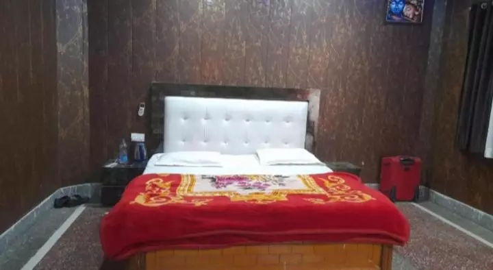ペンション Somnath Dham