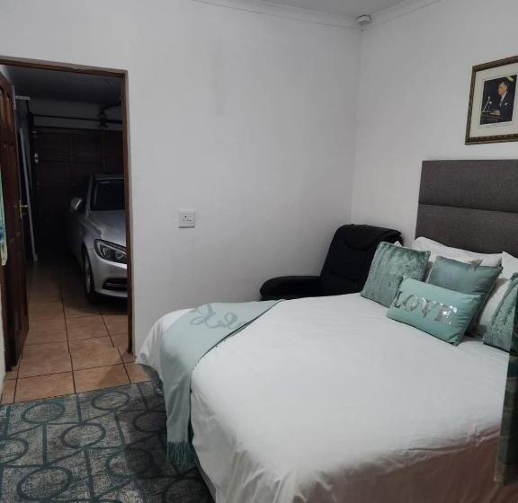 Pension Squirrels Guest House