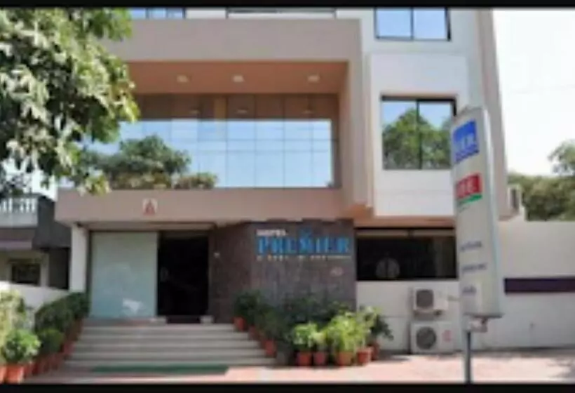 Premier   Hotel In Saket Society Bhusawal
