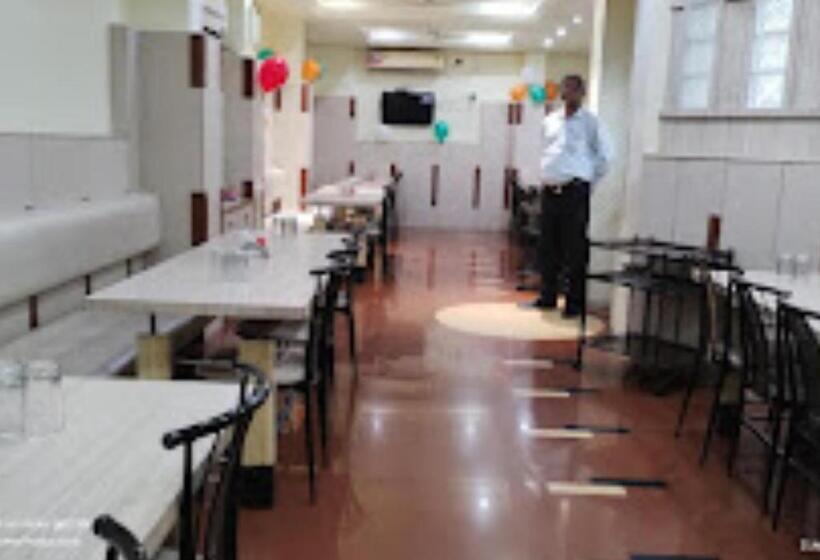 Premier   Hotel In Saket Society Bhusawal