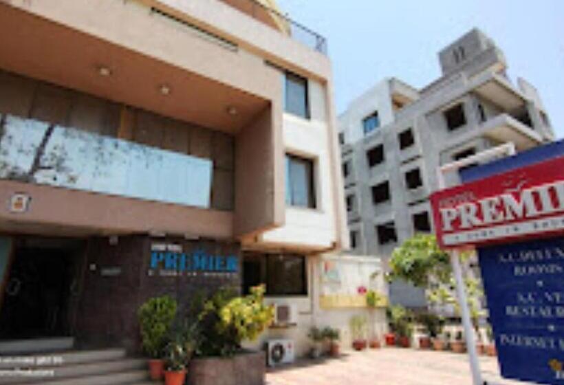 Premier   Hotel In Saket Society Bhusawal