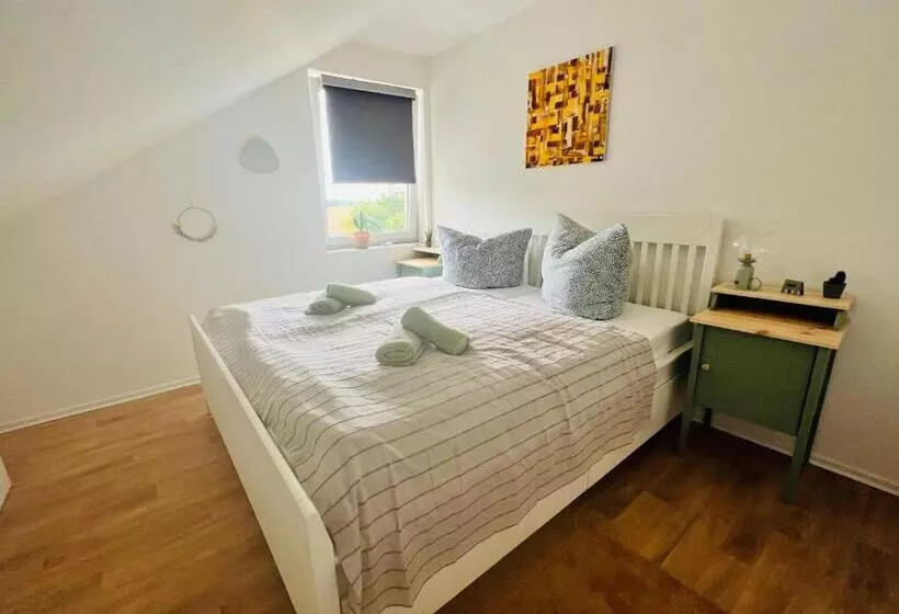 ユースホステル Zweibettzimmer Mit Gemeinschaftsbad ,küche & Wohnzimmer