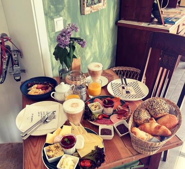 הוסטל Zweibettzimmer Mit Gemeinschaftsbad ,küche & Wohnzimmer