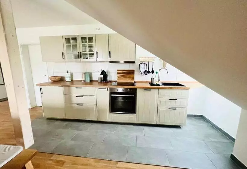 ユースホステル Zweibettzimmer Mit Gemeinschaftsbad ,küche & Wohnzimmer