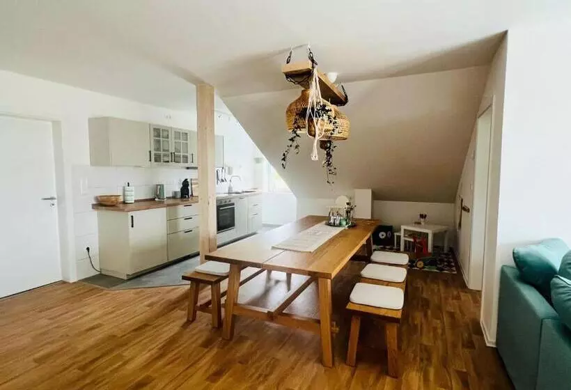ユースホステル Zweibettzimmer Mit Gemeinschaftsbad ,küche & Wohnzimmer