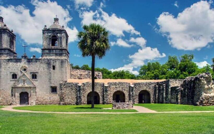 צימר Lux Historic Home Swim Spa Golf Cart