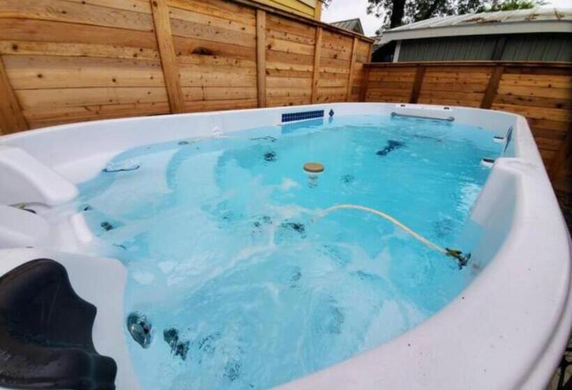 צימר Lux Historic Home Swim Spa Golf Cart