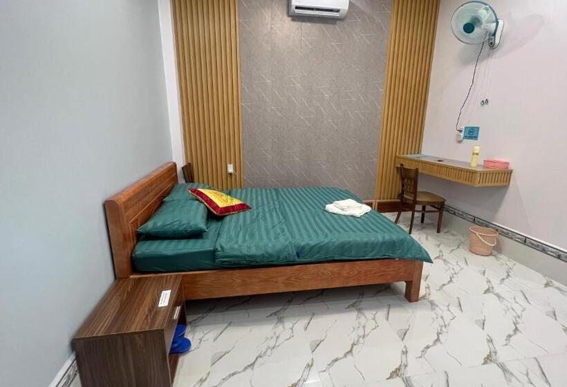 تختخواب و صبحانه Nhà Nghỉ Chấn Hưng