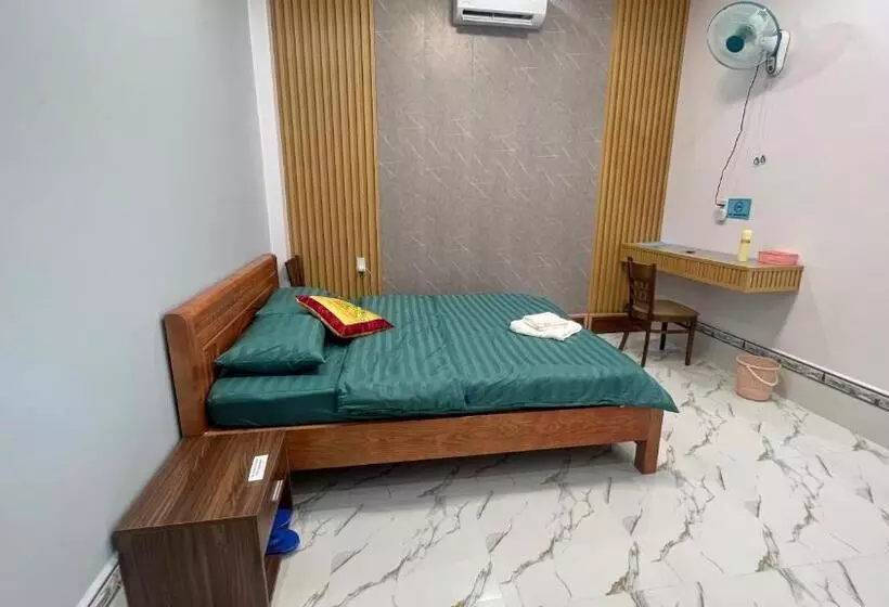 تختخواب و صبحانه Nhà Nghỉ Chấn Hưng
