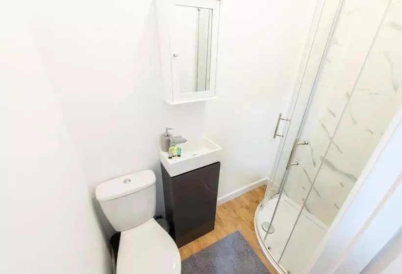 ベッドアンドブレックファースト Premium En Suite Double Bedrooms In Central Maidstone With Breakfast