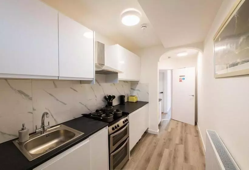 ベッドアンドブレックファースト Premium En Suite Double Bedrooms In Central Maidstone With Breakfast