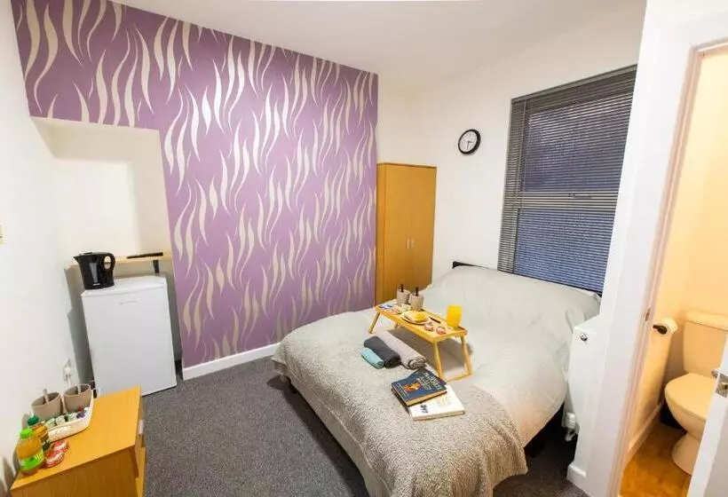 ベッドアンドブレックファースト Premium En Suite Double Bedrooms In Central Maidstone With Breakfast