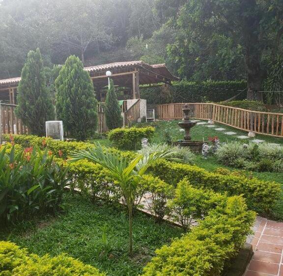 هتل Finca Villa Nathaly