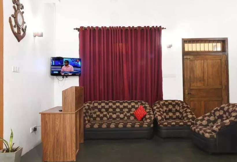 Hotelli Leaf Dew Resort