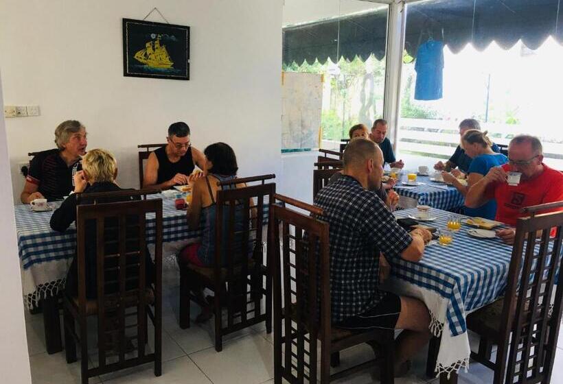 ホテル Sunflower Inn