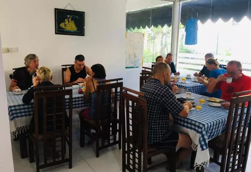 Hotelli Sunflower Inn