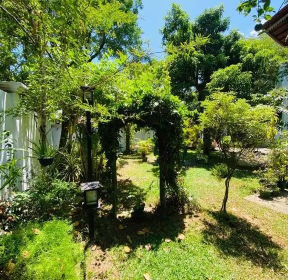 Hotelli Sunflower Inn