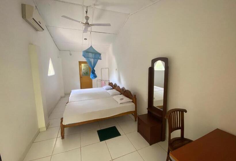 ホテル Sunflower Inn