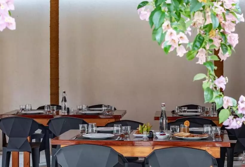 هتل Sunny Breeze View