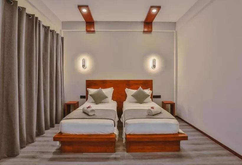 هتل Sunny Breeze View