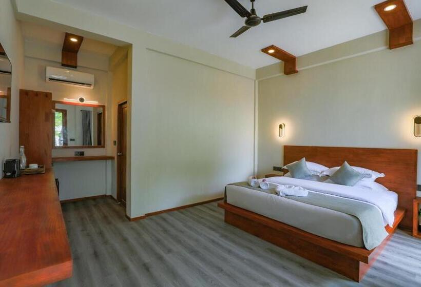 هتل Sunny Breeze View