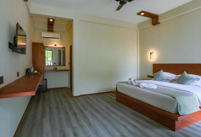 هتل Sunny Breeze View