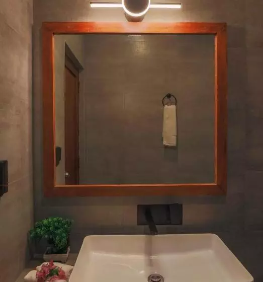 هتل Sunny Breeze View