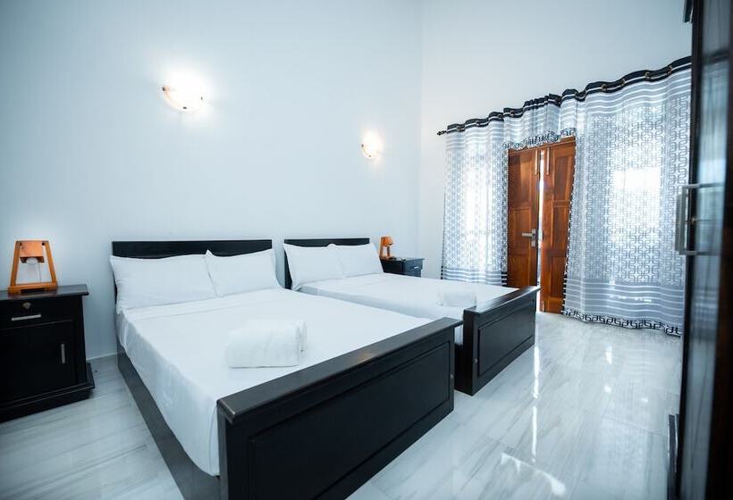 ホテル Teya Beach