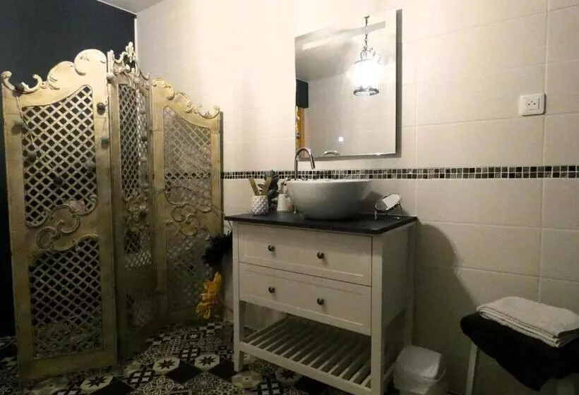 ペンション élégante Chambre Rétro Chic Avec Lit King Size Proche Commerces Et Autoroute A10   Fr 1 581 112