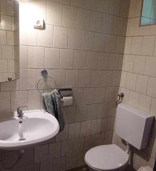 ペンション Páfrány Vendégház