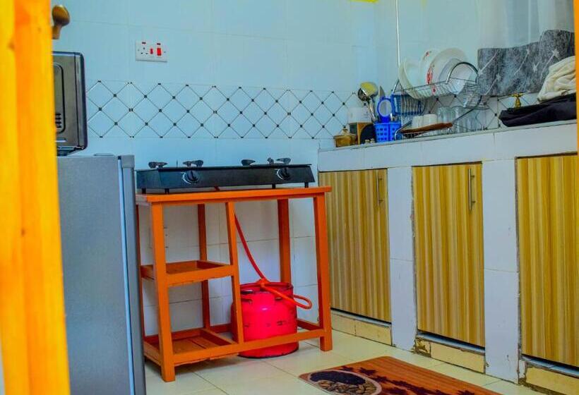 پانسیون Royalstaycation