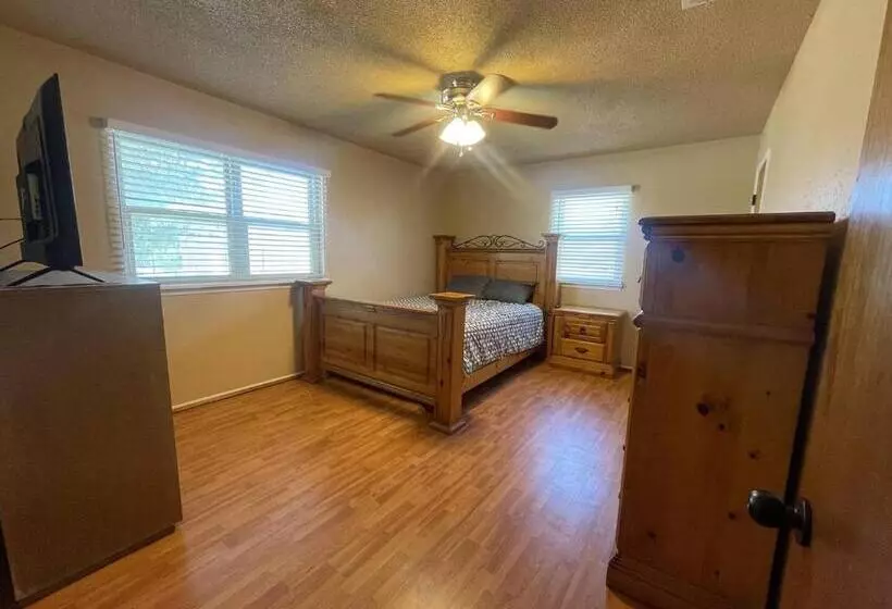 ペンション Summer Creek Cabins