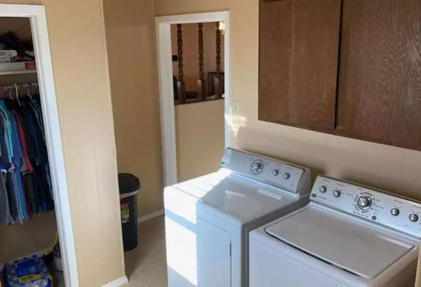 ペンション Summer Creek Cabins