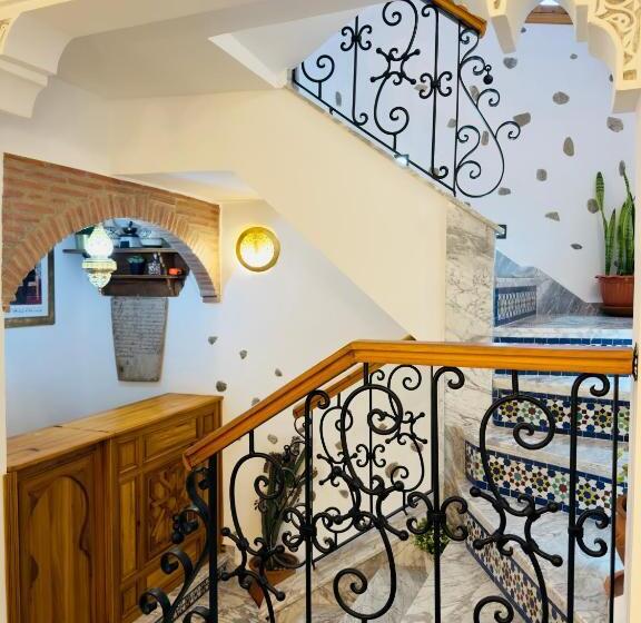 تختخواب و صبحانه Dar Md