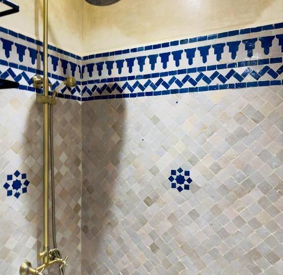 تختخواب و صبحانه Dar Md