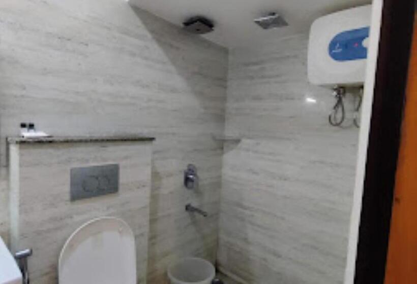 בית מלון כפרי Aditya Inn Guest House Guwahati