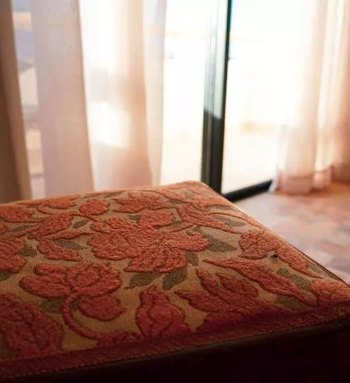 Hotelli Loued Surf Lodge