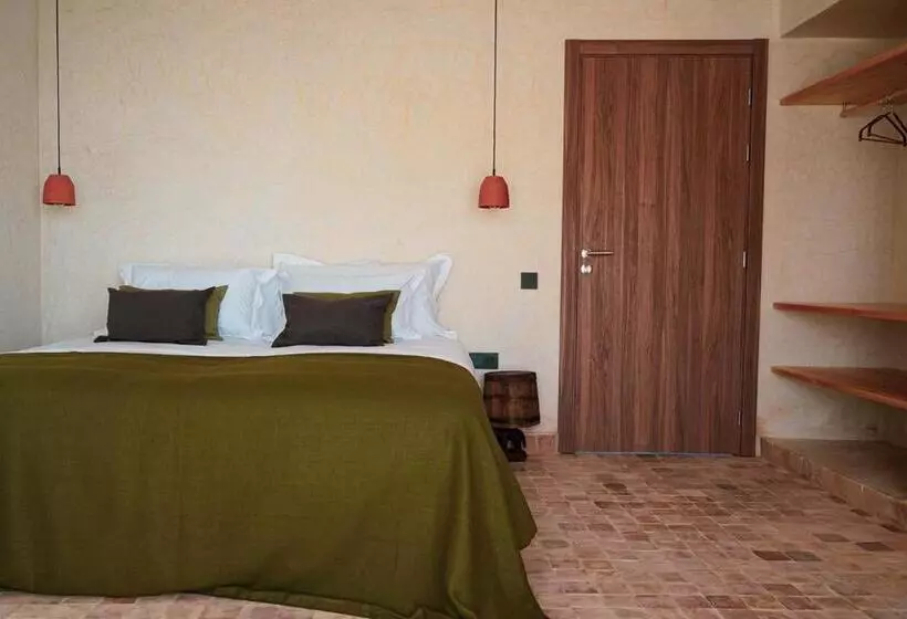 Hotelli Loued Surf Lodge