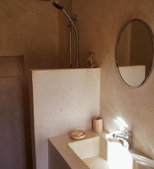 Отель Loued Surf Lodge