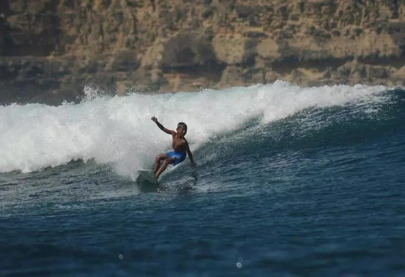 ホテル Melody Surf Camp   Ekas Lombok