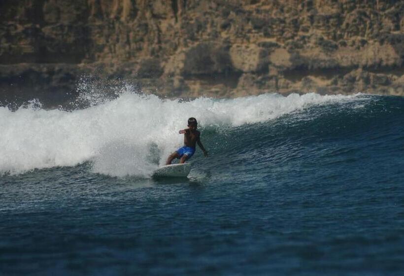 فندق Melody Surf Camp   Ekas Lombok