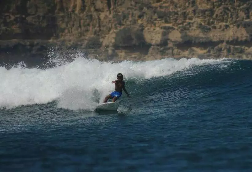 ホテル Melody Surf Camp   Ekas Lombok