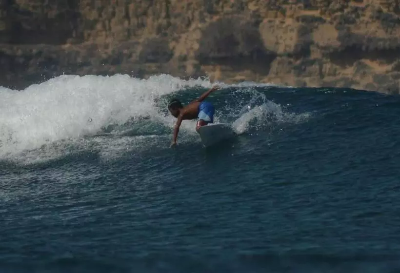 ホテル Melody Surf Camp   Ekas Lombok