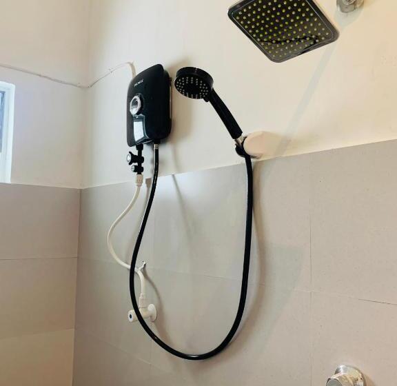 Hotel Pearl Gardens Midigama